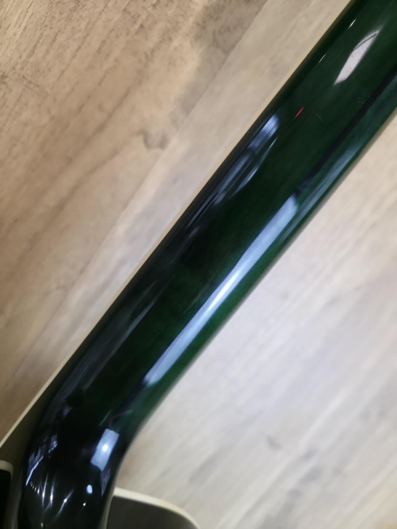 J200 Cobra Burst All Solid Wood - Image 8