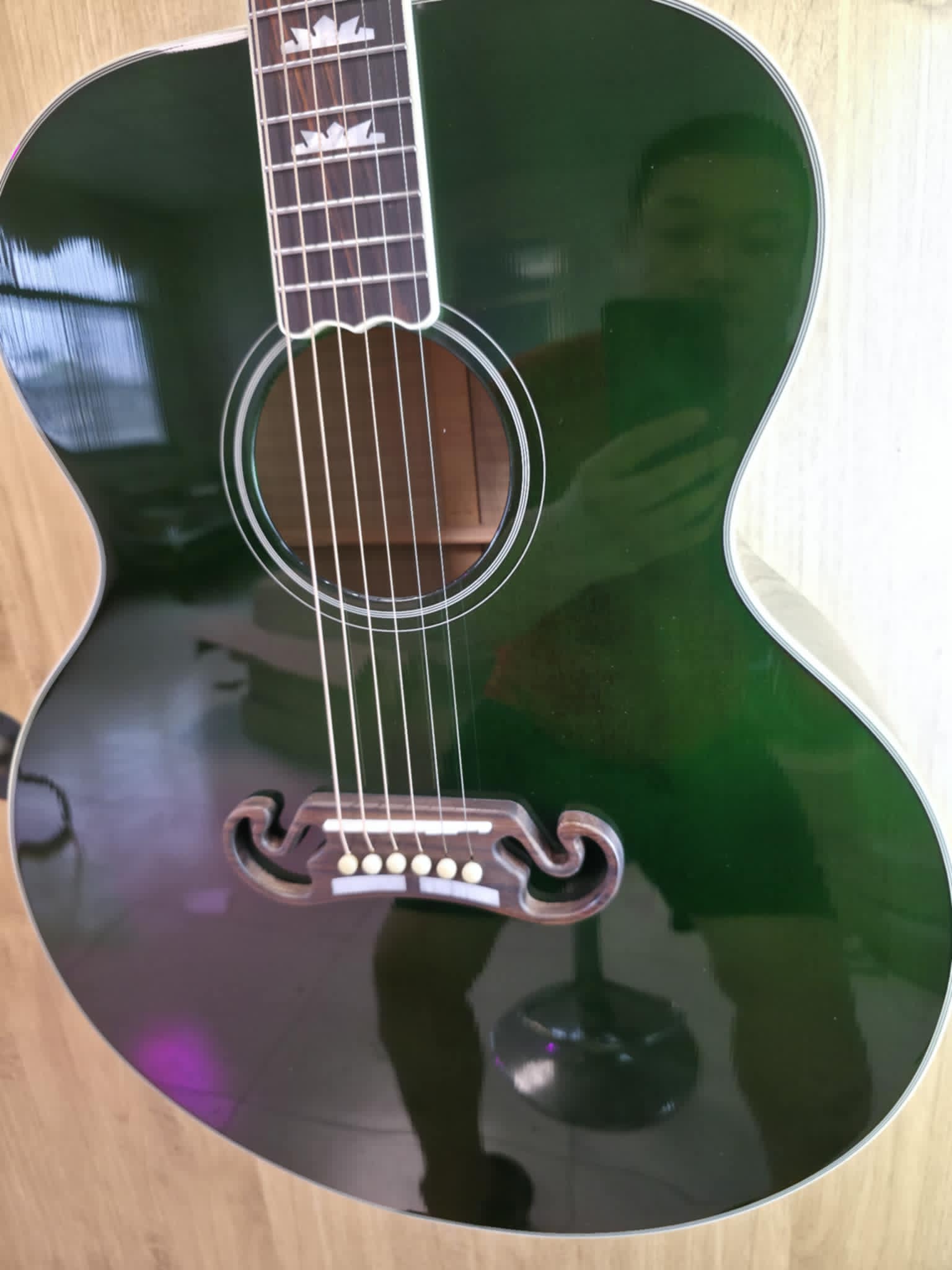 J200 Cobra Burst All Solid Wood - Image 3