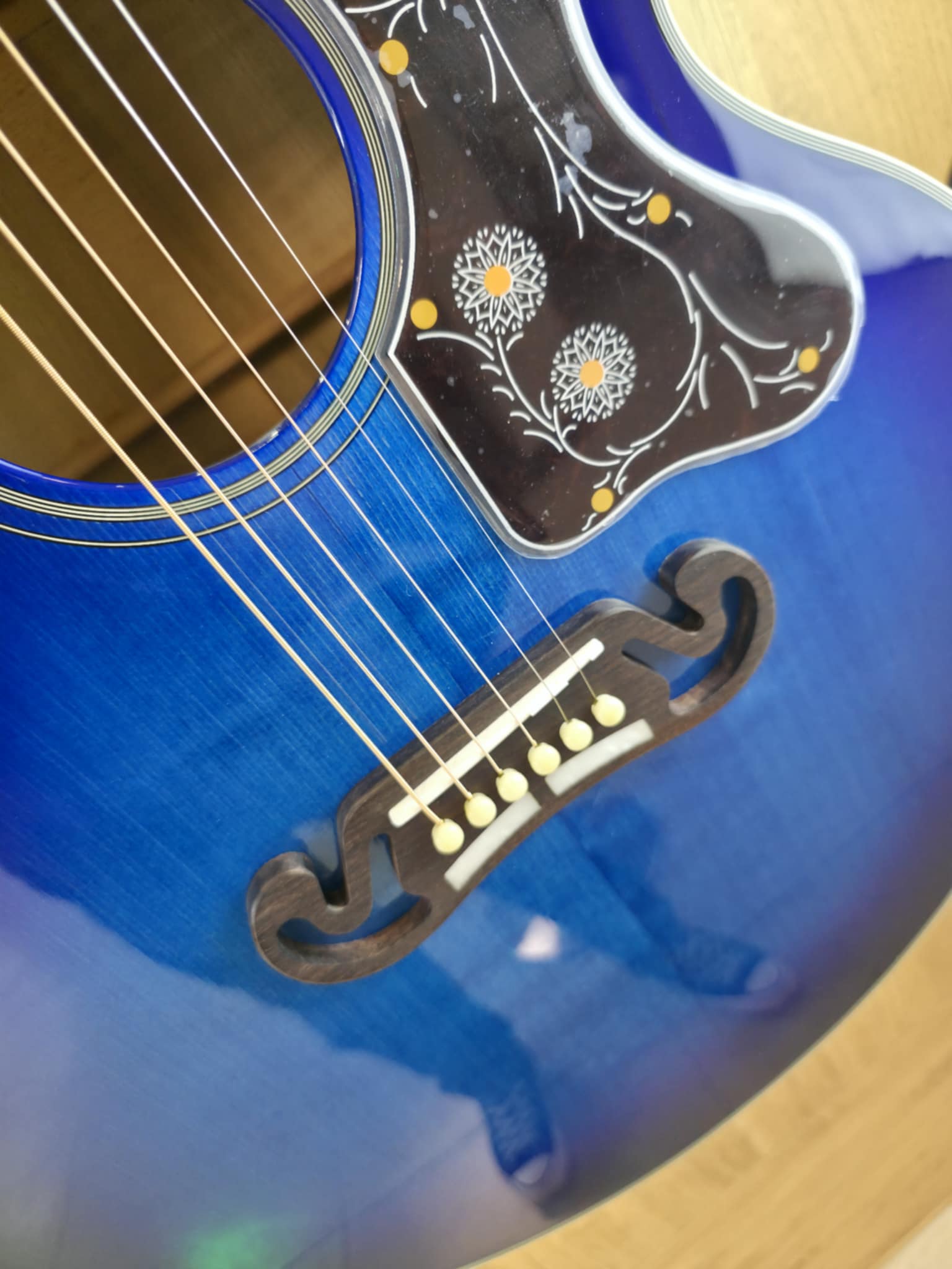 J200 Blueberry Burst + Hard Case - Image 6