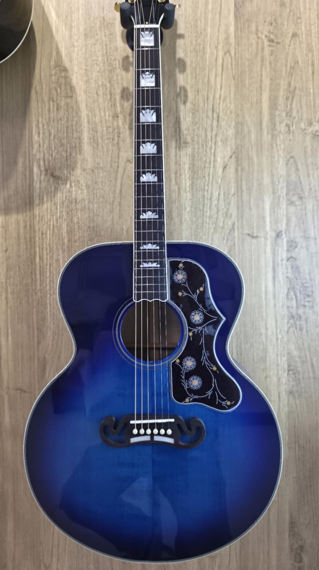 J200 Blueberry Burst + Hard Case