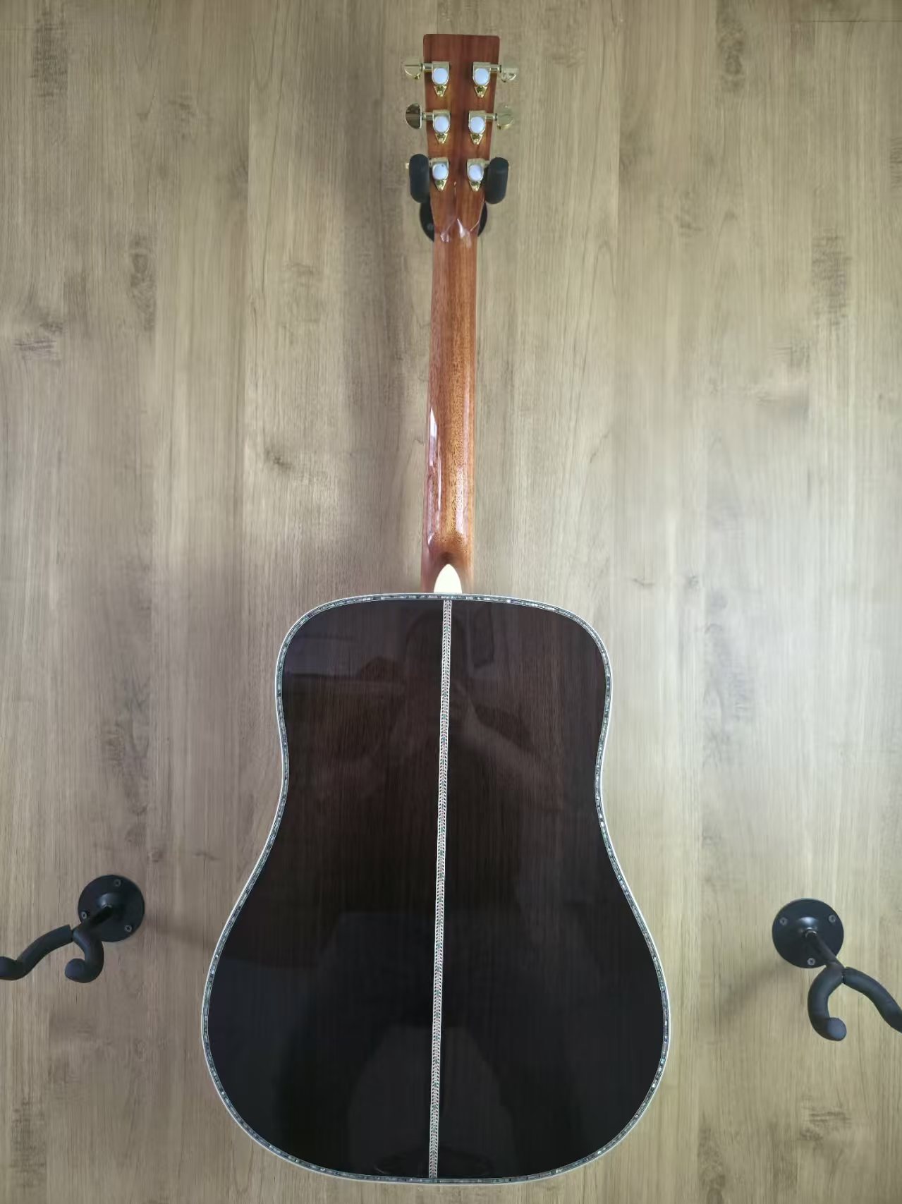 D42 + Hard Case - Image 10